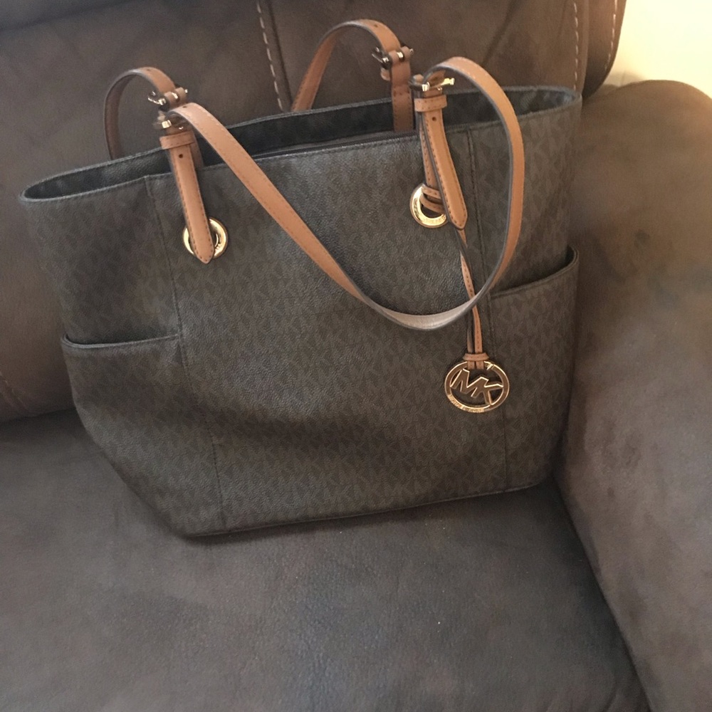 Authentic Michael Kors Jet Set signature tote